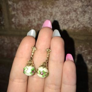 Vintage Wedding Cake filigreed earrings